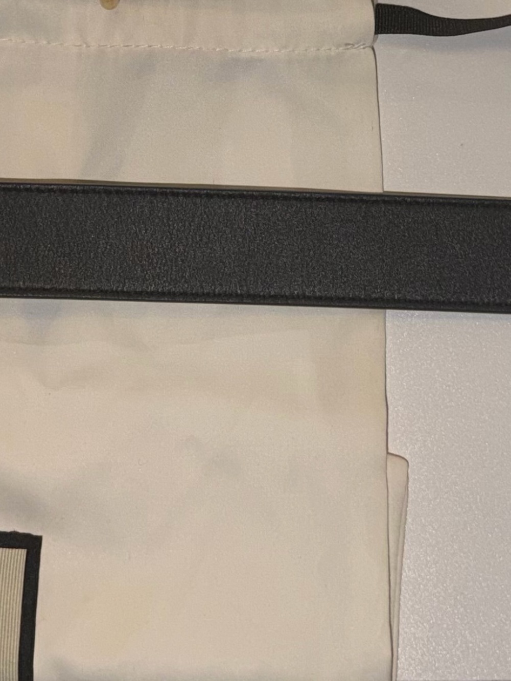 Gucci Black Leather Belt with Gold Double G Buckle - Picture 7 of 7